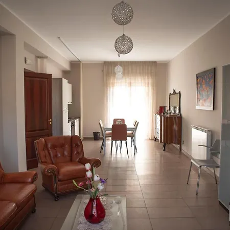 Come A Casa Panoramico E Centralissimo 아파트 카니카티